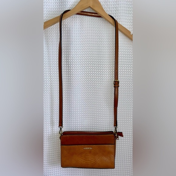 Women’s Simply Noelle Cognac faux leather crocodile pattern Crossbody Bag - Picture 4 of 16